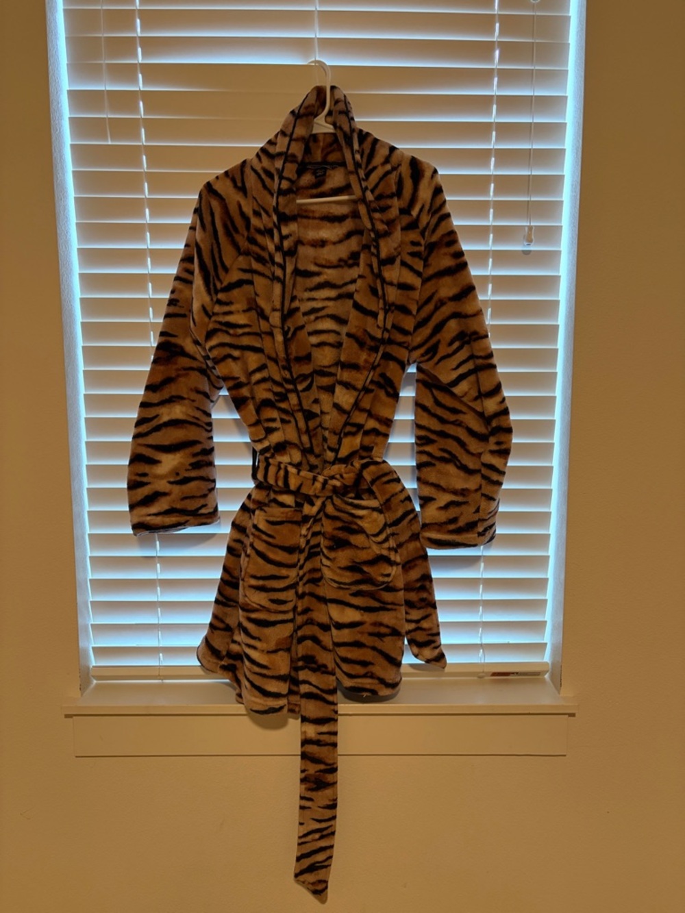 VS Tiger Stripe Robe - Taupe & Black